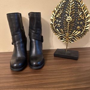 Nine West women’s Black leather boots 9.5 pre-owned. 3.5” heels VGC